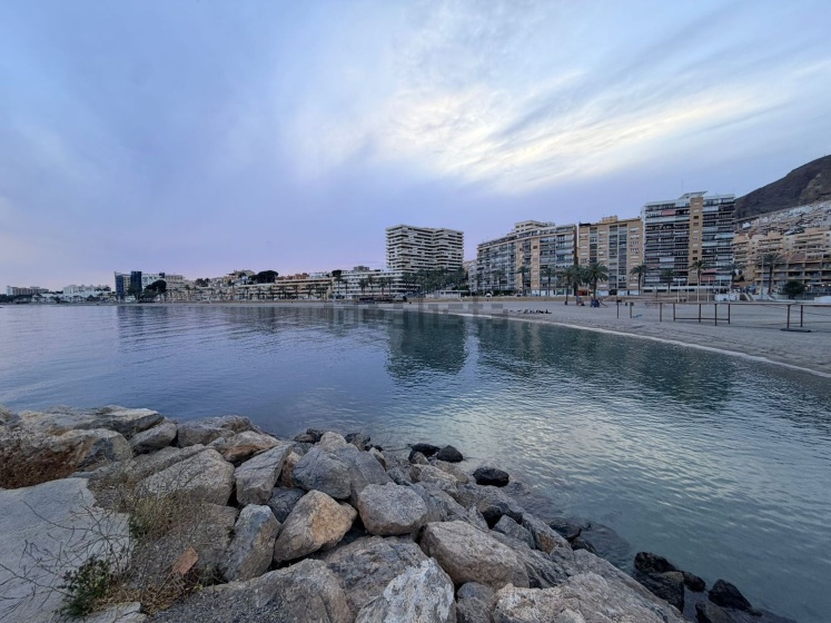 Piso en venta en Calle las Encinas, Almería, 1 Dormitorio Habitaciones, 0 ,1 BañoBaño,Piso,En Venta,Piso en venta en Calle las Encinas,0,1057