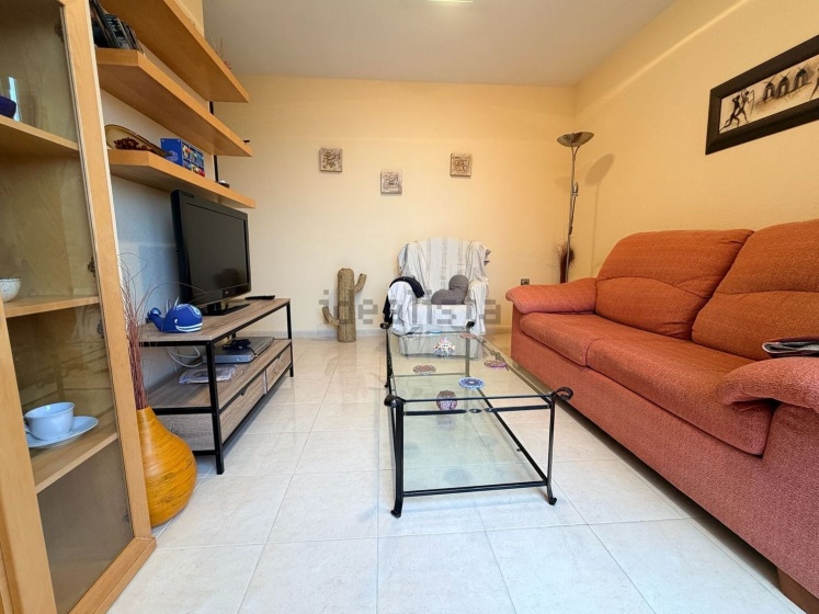 Piso en venta en Calle las Encinas, Almería, 1 Dormitorio Habitaciones, 0 ,1 BañoBaño,Piso,En Venta,Piso en venta en Calle las Encinas,0,1057