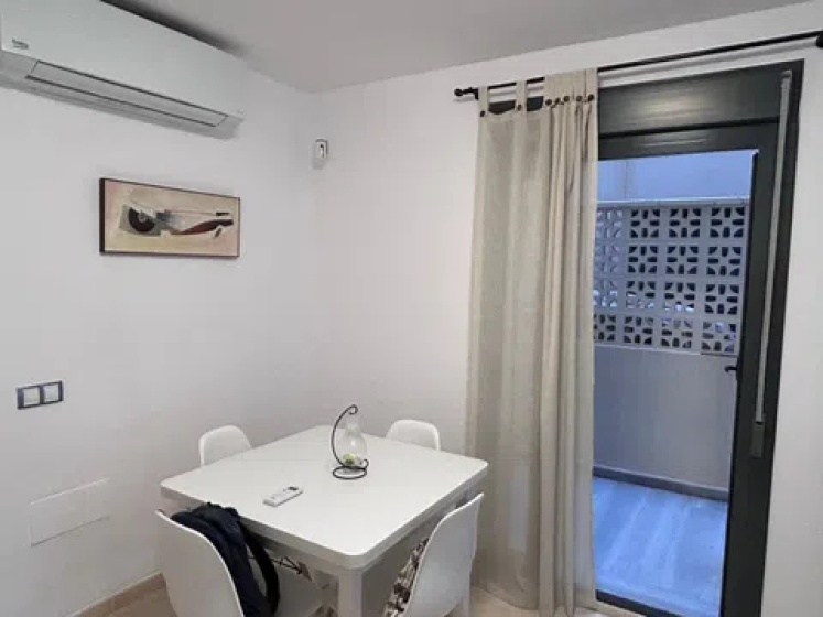 Almería, 0 , 2 Habitaciones Habitaciones,2 BañoBaño,Piso,En Venta,7,1062