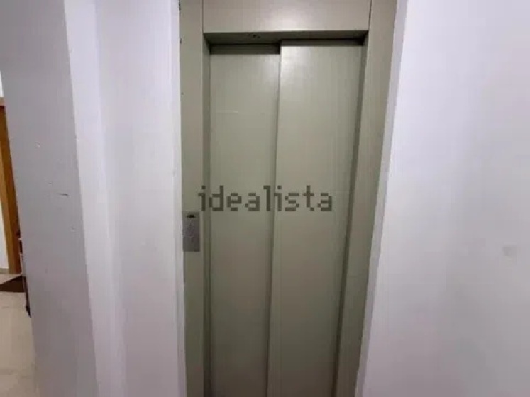 Almería, 0 , 2 Habitaciones Habitaciones,1 BañoBaño,Piso,En Venta,2,1080