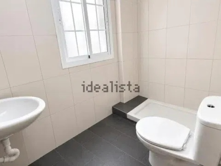 Almería, 0 , 2 Habitaciones Habitaciones,1 BañoBaño,Piso,En Venta,2,1080